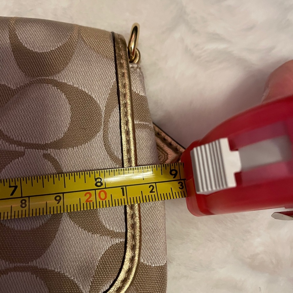 New Coach Wristlet / Mini Purse - Picture 6 of 7